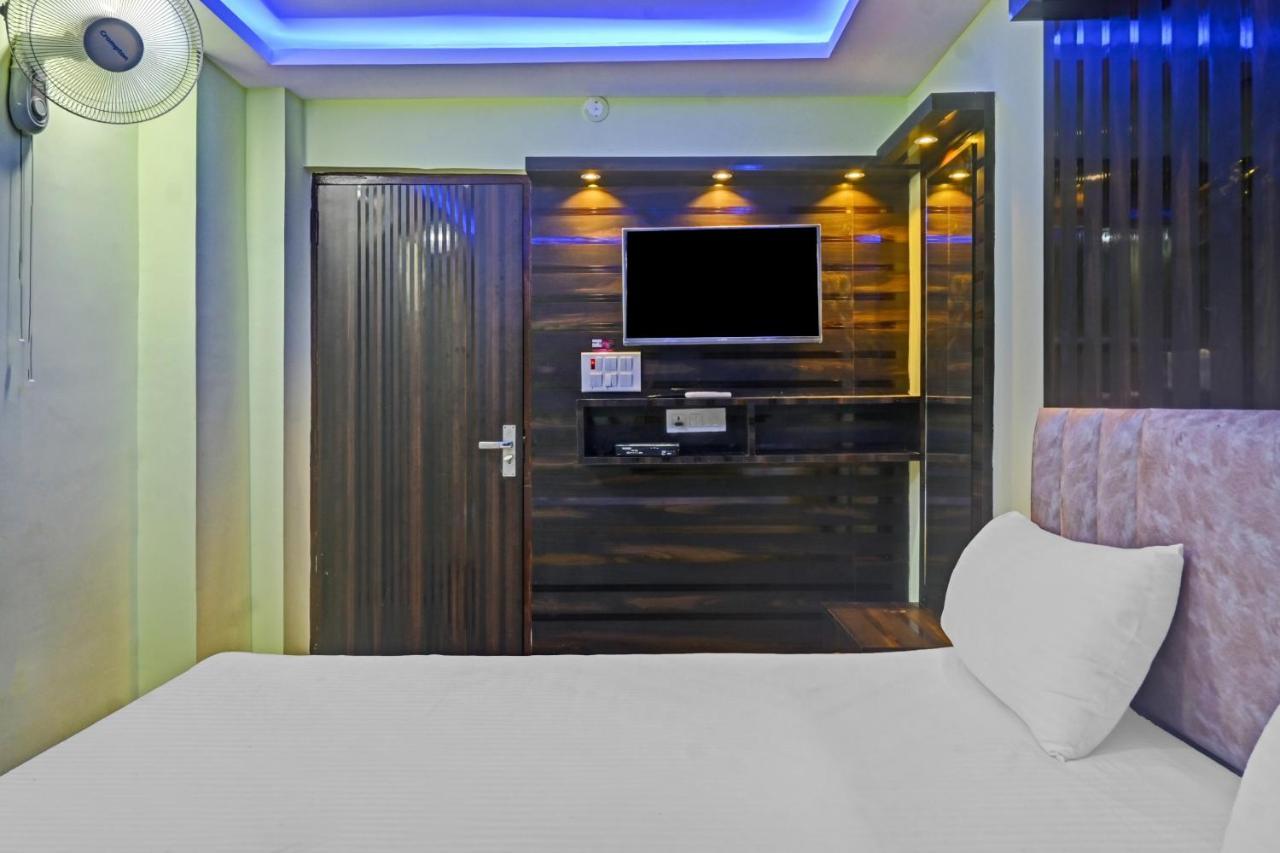 Oyo Tulsi Angan Hotel Danapur Luaran gambar