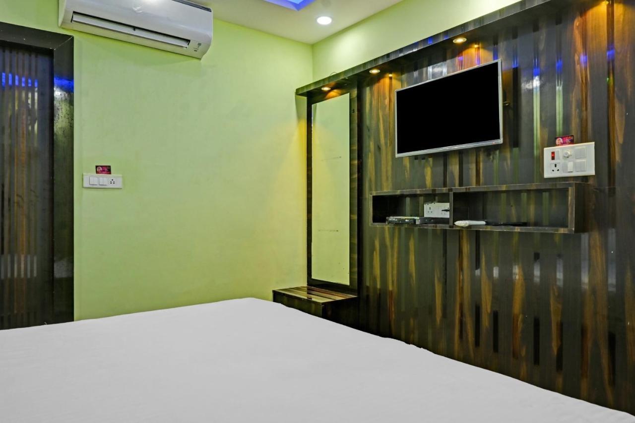 Oyo Tulsi Angan Hotel Danapur Luaran gambar