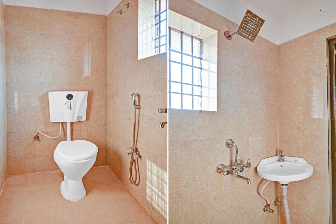 Oyo Tulsi Angan Hotel Danapur Luaran gambar