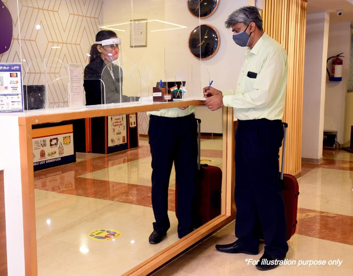 Oyo Tulsi Angan Hotel Danapur Luaran gambar