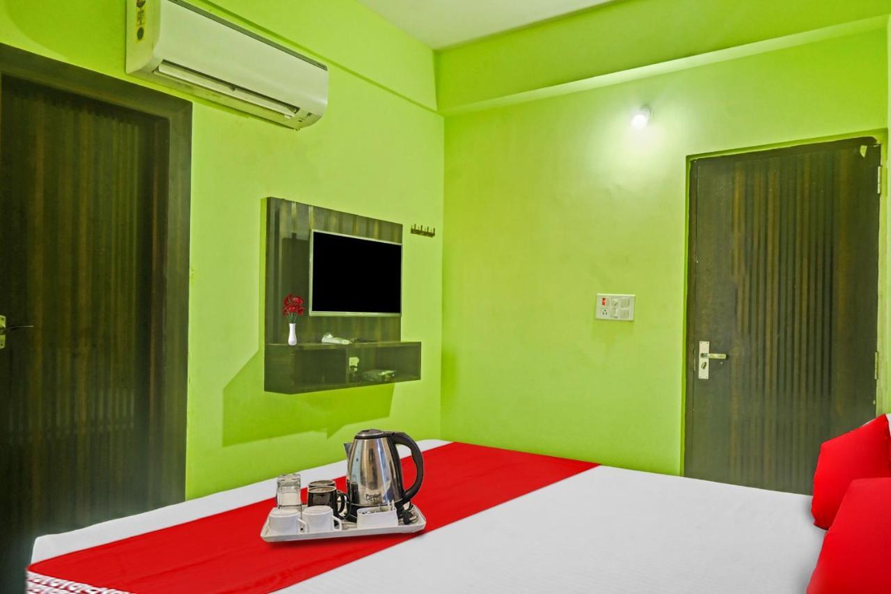 Oyo Tulsi Angan Hotel Danapur Luaran gambar