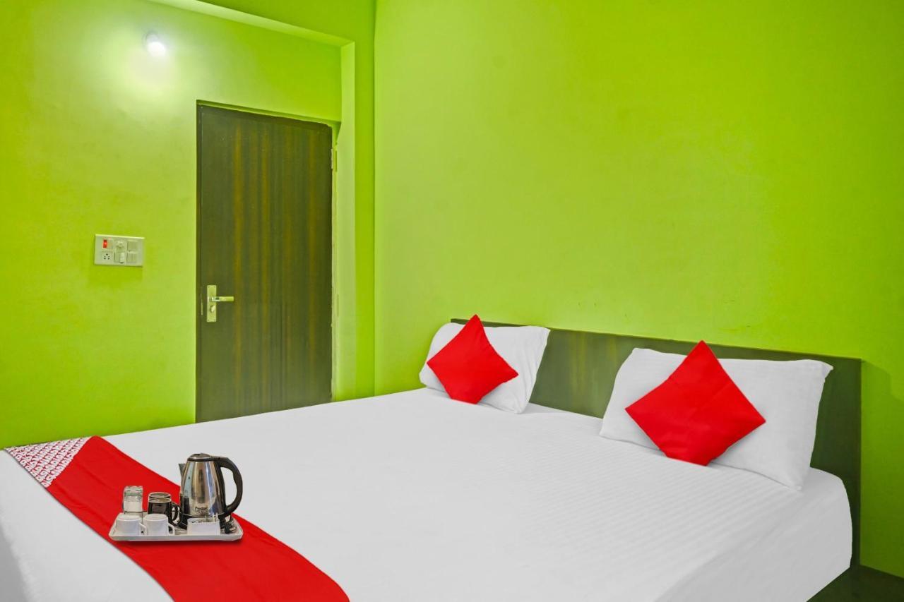 Oyo Tulsi Angan Hotel Danapur Luaran gambar